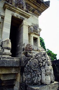 398px-Candi_Jawi_B
